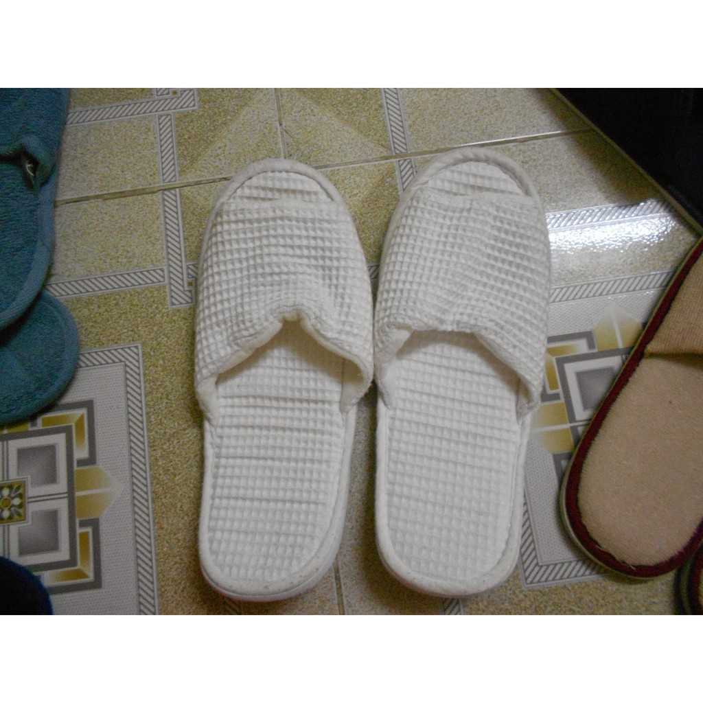 Dép bông đi trong nhà