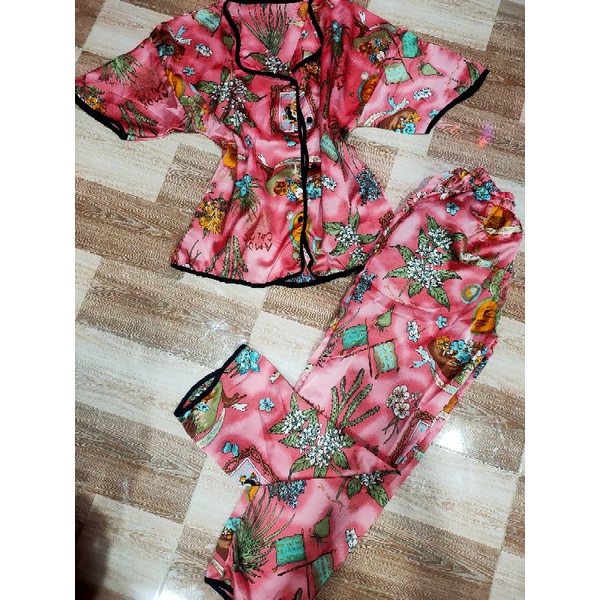 Bộ tay ngắn quần dài vải satin