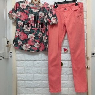 SET áo thun hoa quần jean cam Lee size L