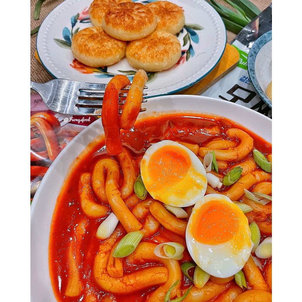 Tteokbokki dạng sợi Pulmuone 424g 2 phần ăn