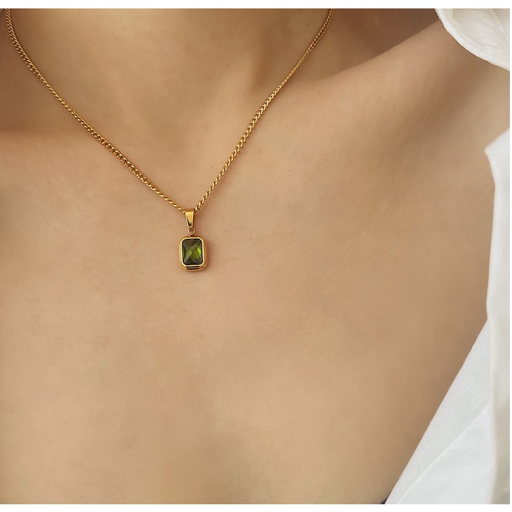 Dây Chuyền Mặt Đá Nhân Tạo Hình Vuông Nhiều Màu Titan Ko Đen TT 4235