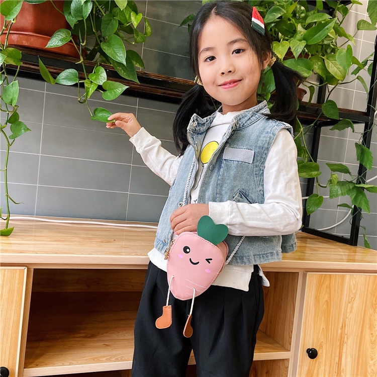 Túi Đeo Chéo Hình Cà Rốt Dễ Thương Cho Bé