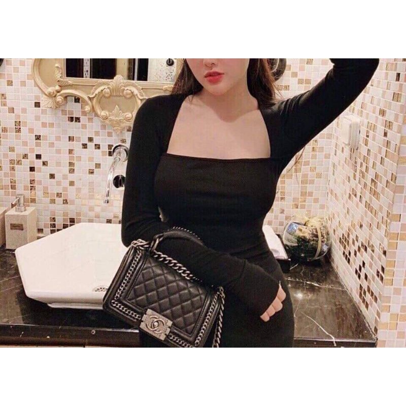 Áo thun cổ vuông trơn