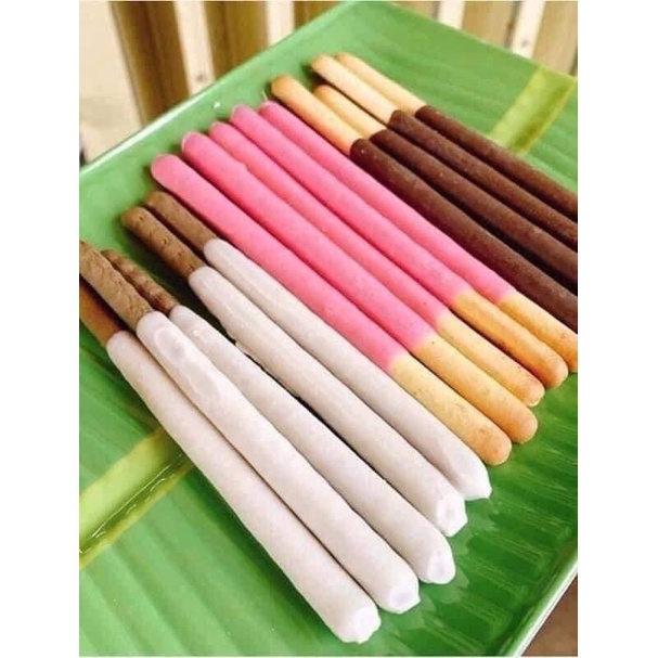 BÁNH QUY  QUE PHỦ SOCOLA TICKY VỊ DÂU / SOCOLA / VANI HỘP 20GR - Lùn Con Food