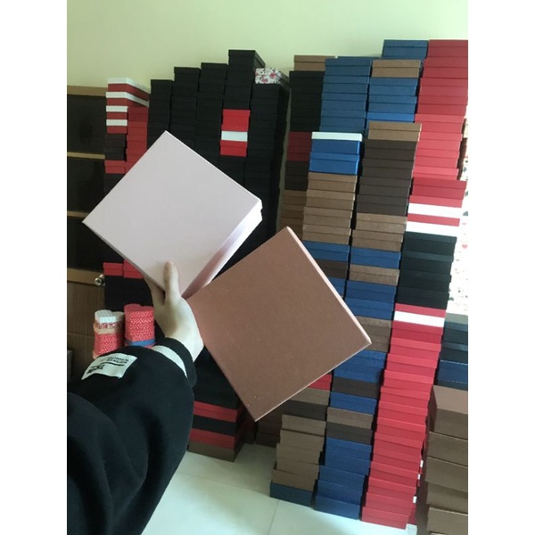 Hộp hoa đựng phấn tặng kèm giấy rơm +hoa +nơ