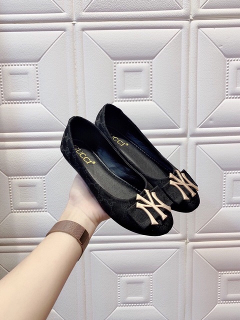 Giày bệt mũi tròn khuy NY đen nâu | BigBuy360 - bigbuy360.vn