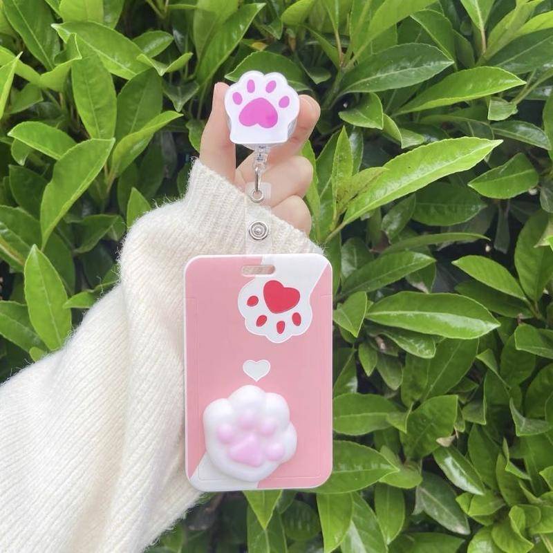 ⭐ iLado ⭐ thẻ đeo bảng tên Bàn chân mèo 3D dễ thương Dây Đeo Thẻ Học Sinh Bao Đựng Thẻ Dây đeo thẻ tên hoạt hình sinh viên cho nhân viên văn phòng Thẻ đeo bảng tên kèm dây kéo Dây Đeo Thẻ Dọc Cho Sinh Viên -Học Sinh Nguồn cung cấp Văn phòng Văn phòng phẩm