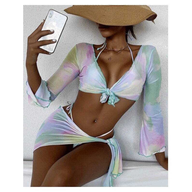 Bikini tam giác kèm choàng và khăn