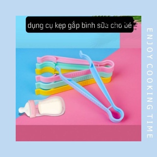 Dụng cụ kẹp gắp bình sữa khi tiệt trùng