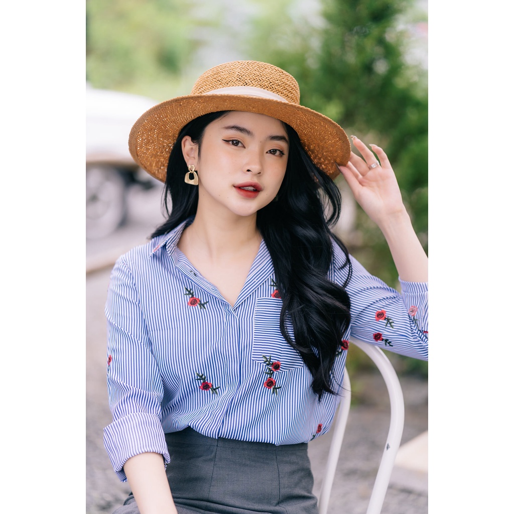 MINX - Áo Flower Embroi Strip Shirt