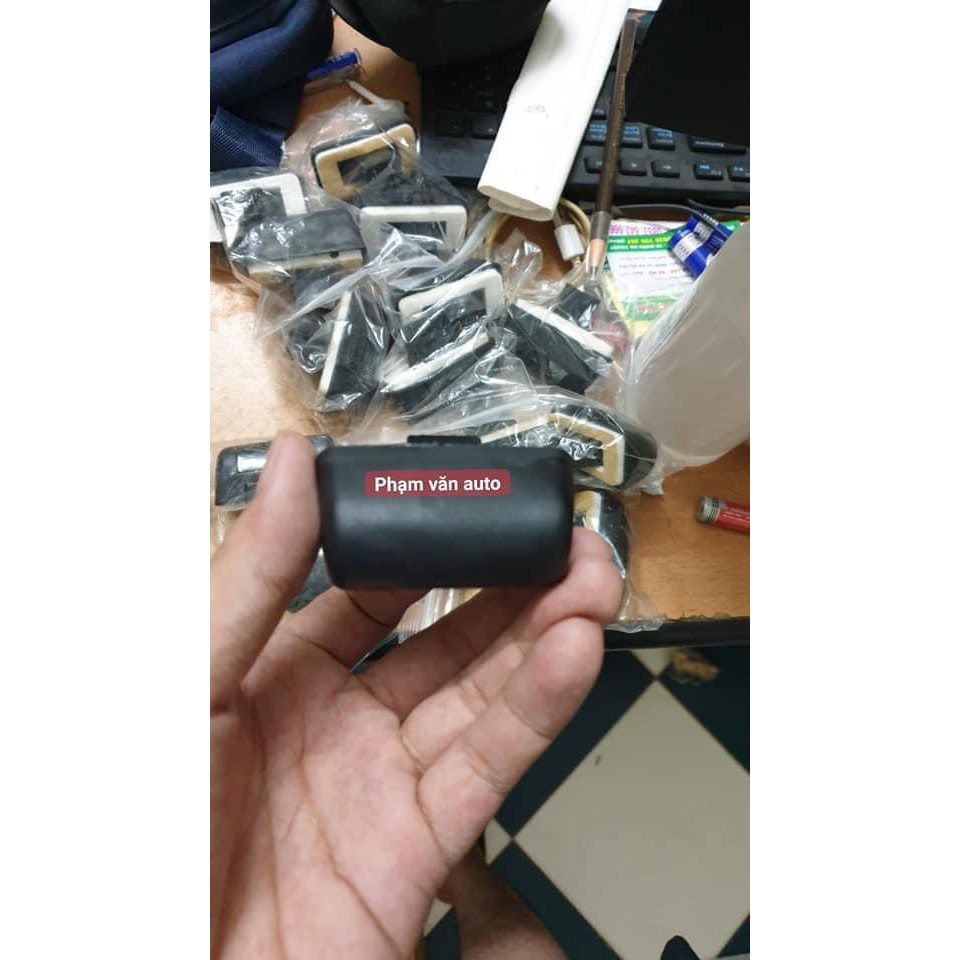 Đèn soi biển số Ford Transit CHÍNH HÃNG mã 86VB13550AK Phạm Văn auto