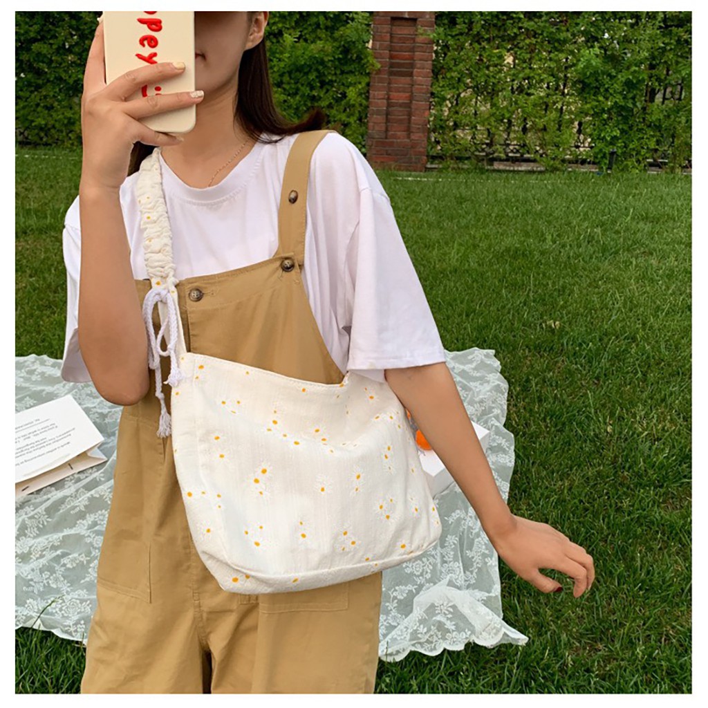Túi vải canvas nữ đeo chéo hoa cúc HULA