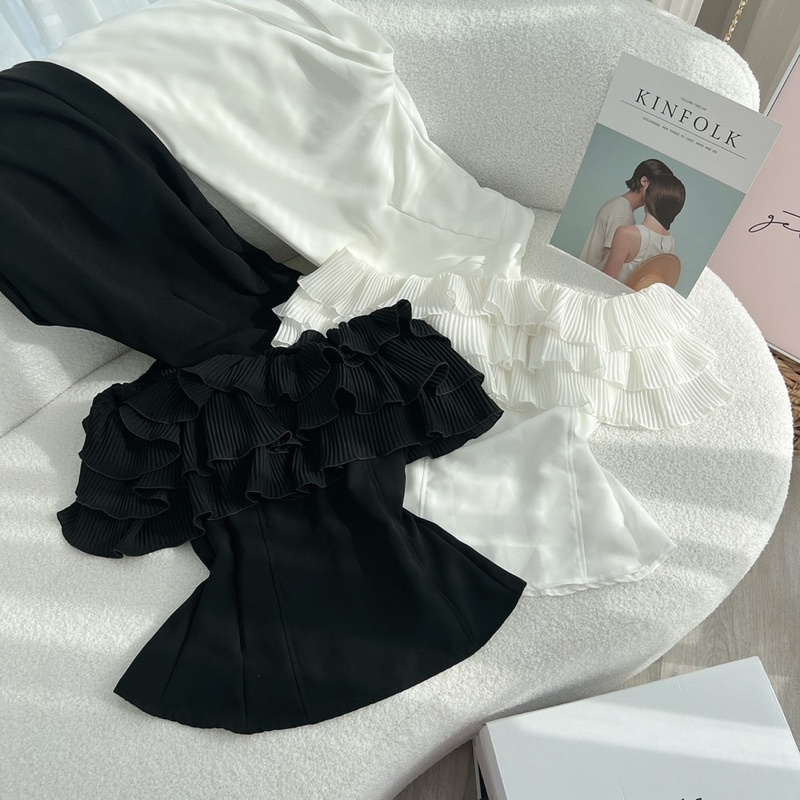 SET ÁO BẸT VAI BÈO TẦNG DẬP LI KÈM QUẦN SUÔNG CULOTTES TRẮNG ĐEN