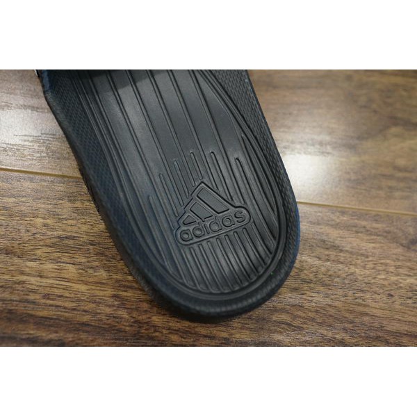 D117 - Dép Adidas Duramo Slide