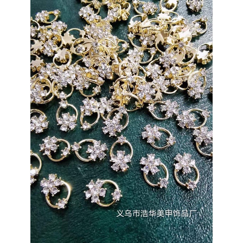charm đá giọt lệ mẫu mới nhất 2021