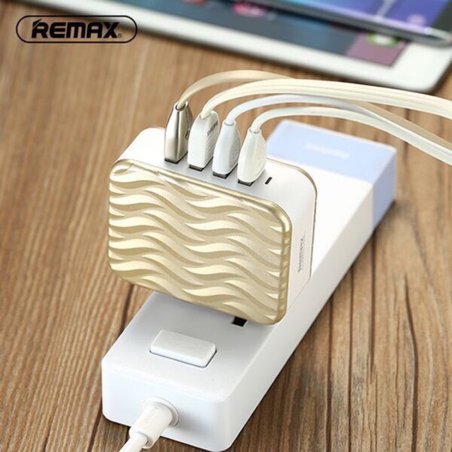 Củ sạc nhanh remax RP-U41 dòng 6A có 4 cổng USB sạc liền lúc nhiều thiết bị với ổ cắm gập 90 độ