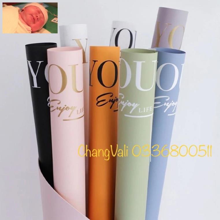 Sỉ tập 20 tờ giấy gói hoa IN CHỮ LOVE YOU-loại dày sịn  siêu đẹp