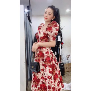 Mã 22 váy hoa đỏ