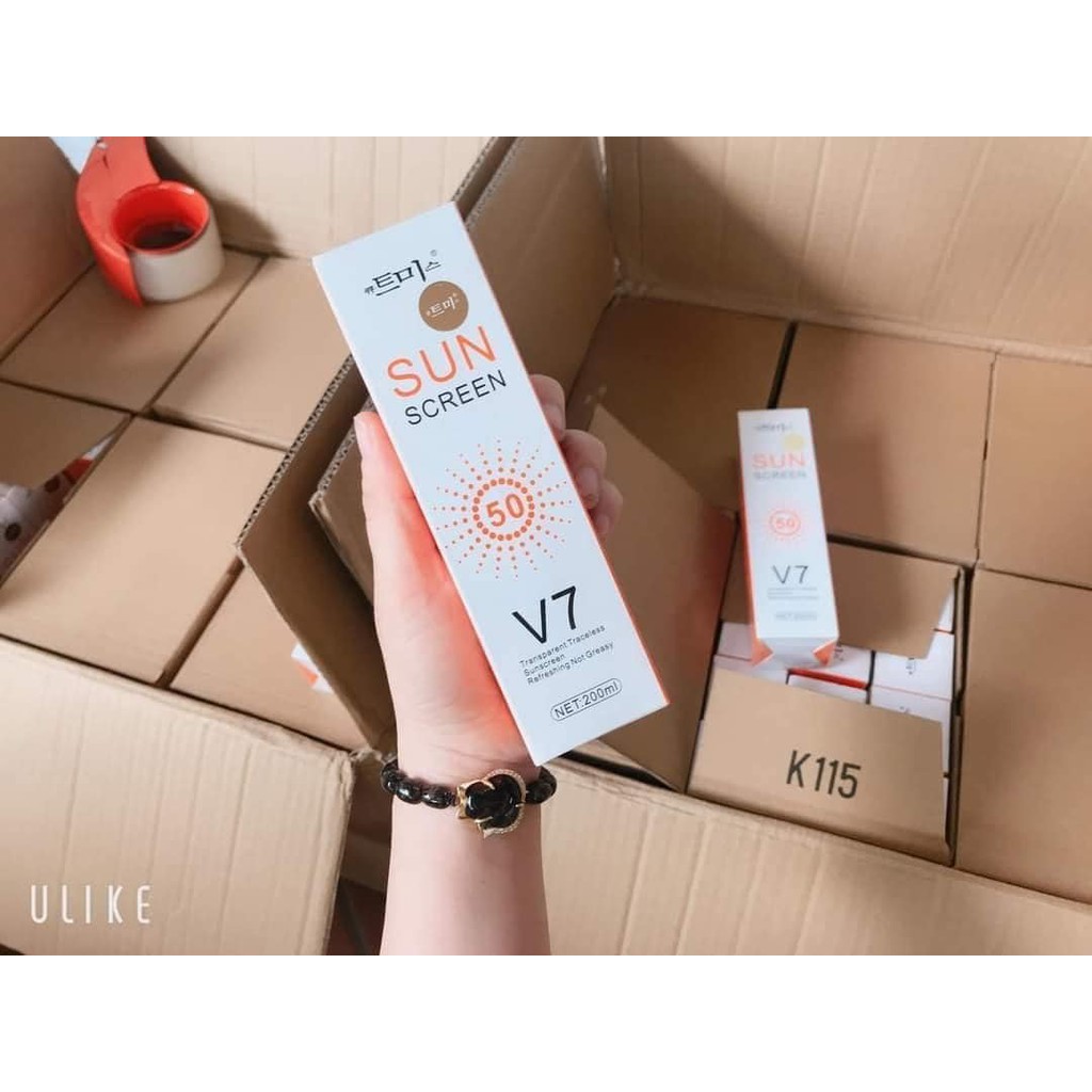 Xịt chống nắng V7 Hàn Quốc Spf 50++ Kiềm dầu tốt , bật tone trắng da (HÀNG CHÍNH HÃNG)