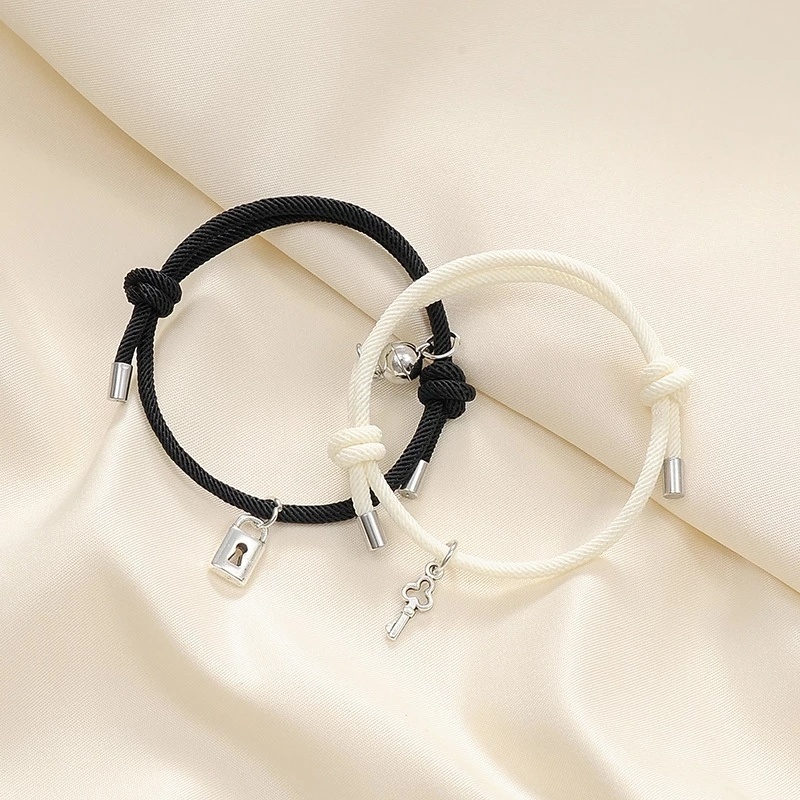 Set 2 Mặt Dây Chuyền Từ Tính Phù Hợp Với Cặp Đôi / Vòng Tay Tình Bạn / Bạn Thân