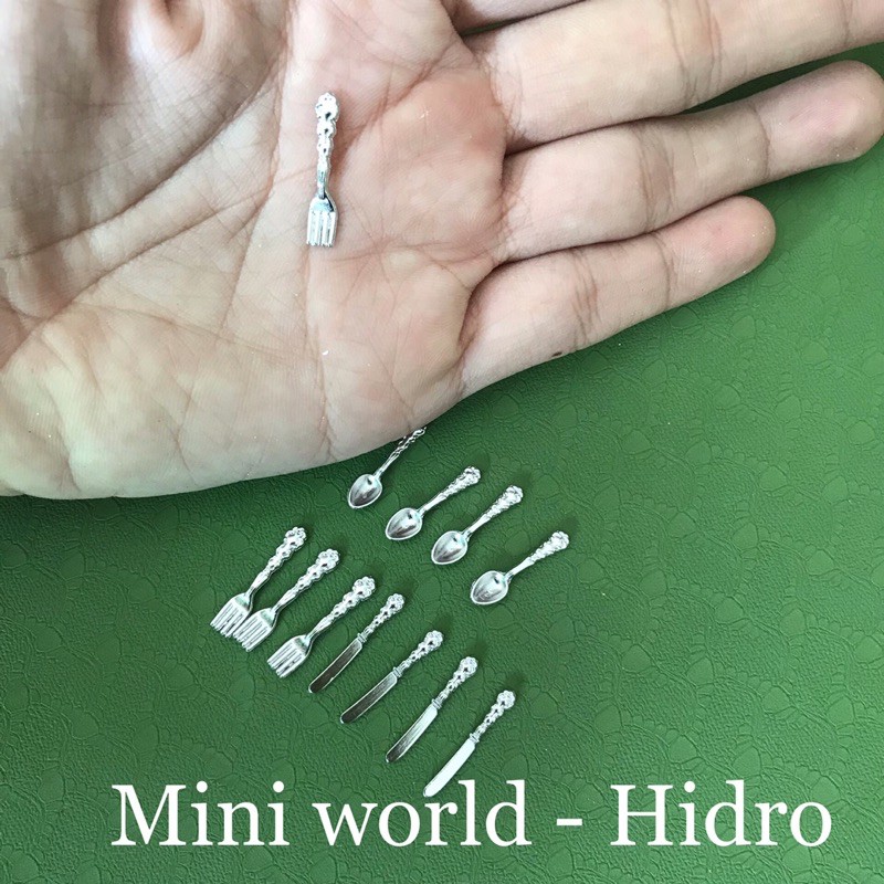 Mô hình bộ dao muỗng nĩa kim loại mini dùng cho nhà búp bê