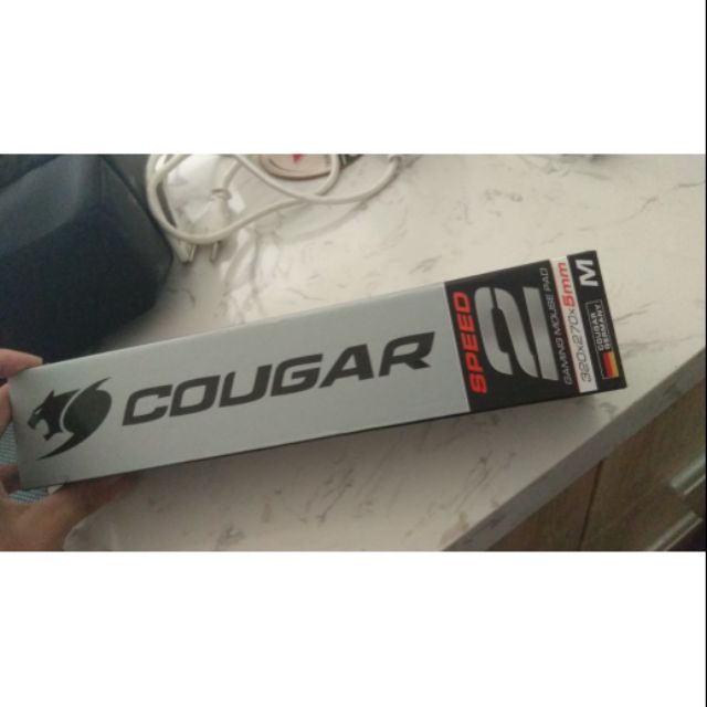 Bàn di chuột cougar