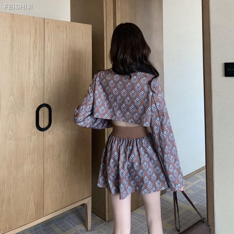 Đầm Nữ Dài Tay Cổ Chữ V Eo Thắt Dây Thời Trang | BigBuy360 - bigbuy360.vn