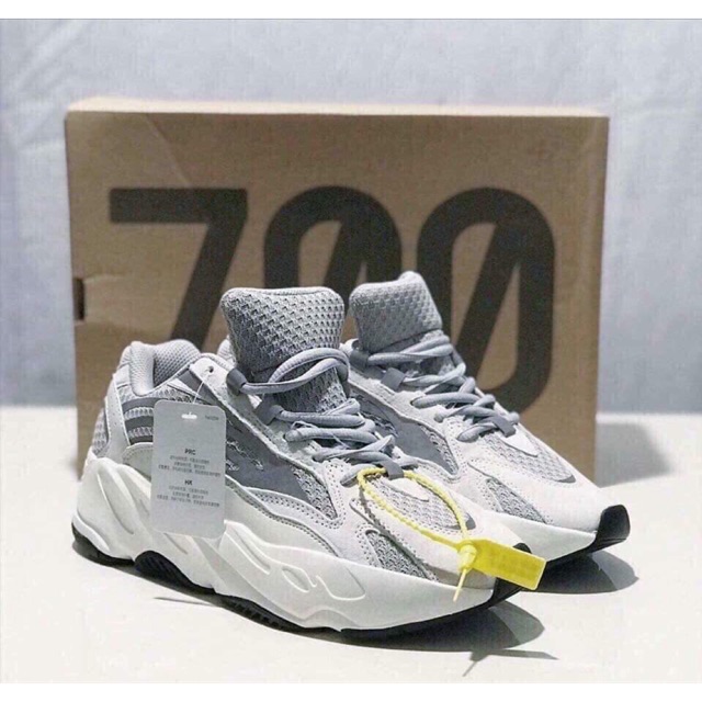 yeezy 700 shopee