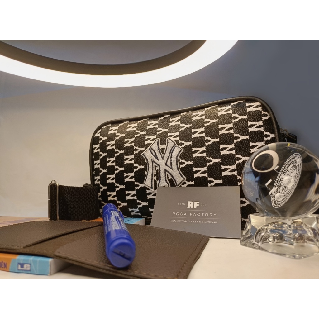 Túi Hộp Đeo Chéo Nam Nữ Phối Họa Tiết Logo Thiết Kế Thời Trang Kiểu Dáng Thoải Mái