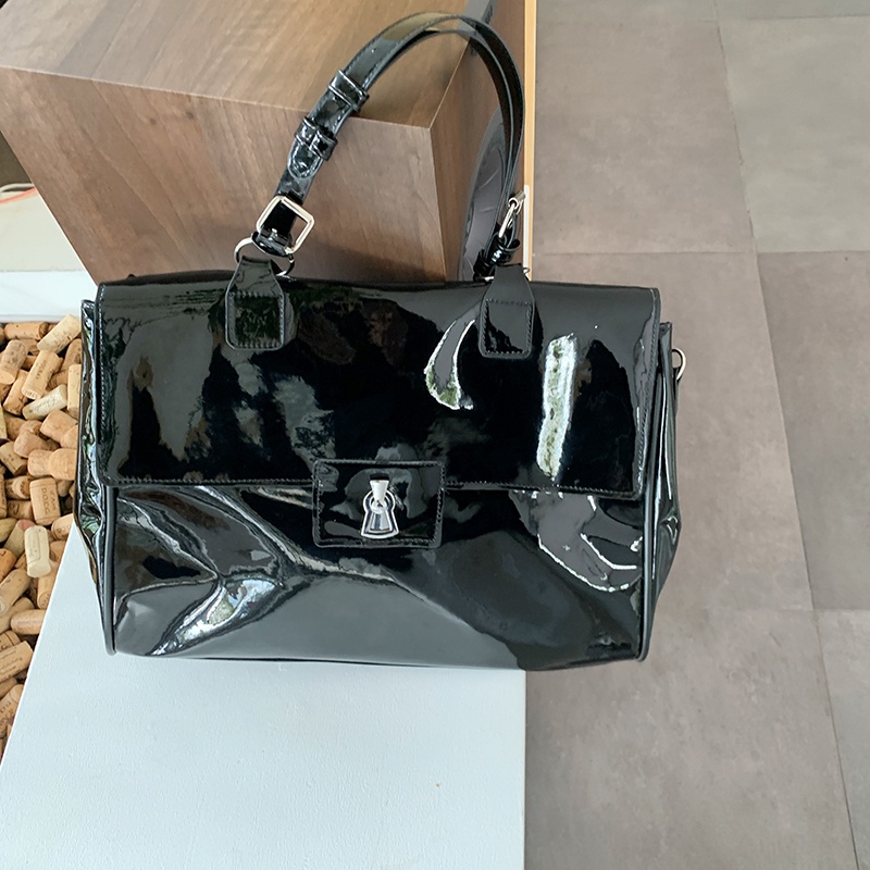 Túi Đeo Vai Màu Đen Bóng Sức Chứa Lớn Thời Trang Cho Nữ