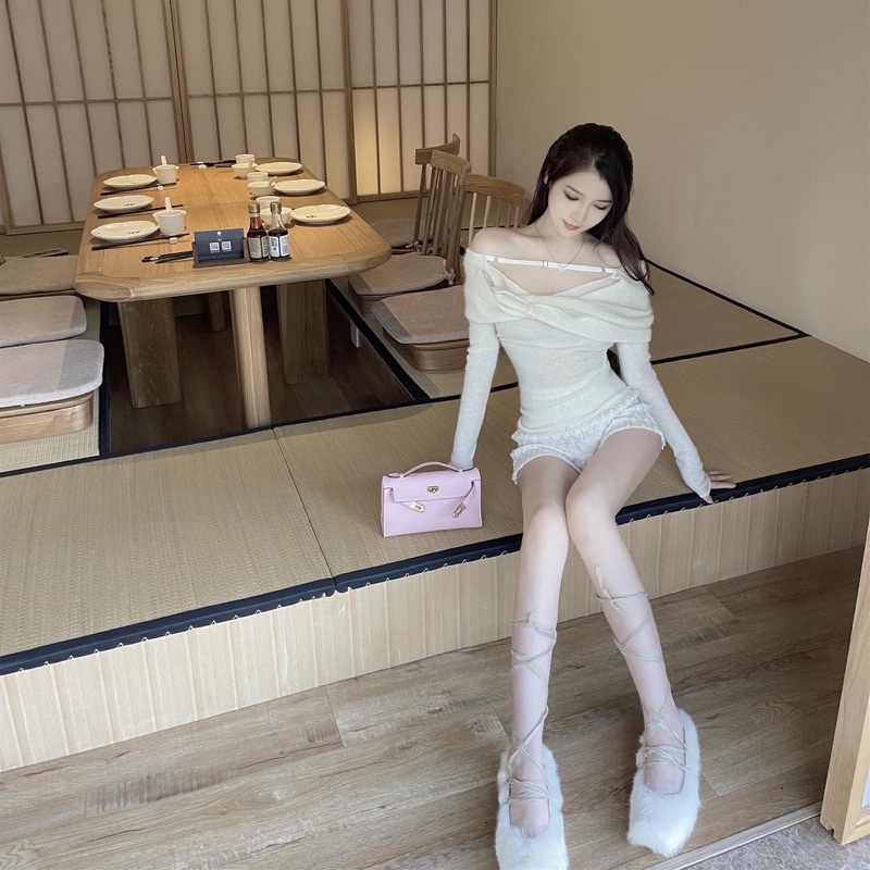 ÁO LEN MỎNG TRỄ VAI XOẮN NƠ CÁCH ĐIỆU PHONG CÁCH HÀN QUỐC