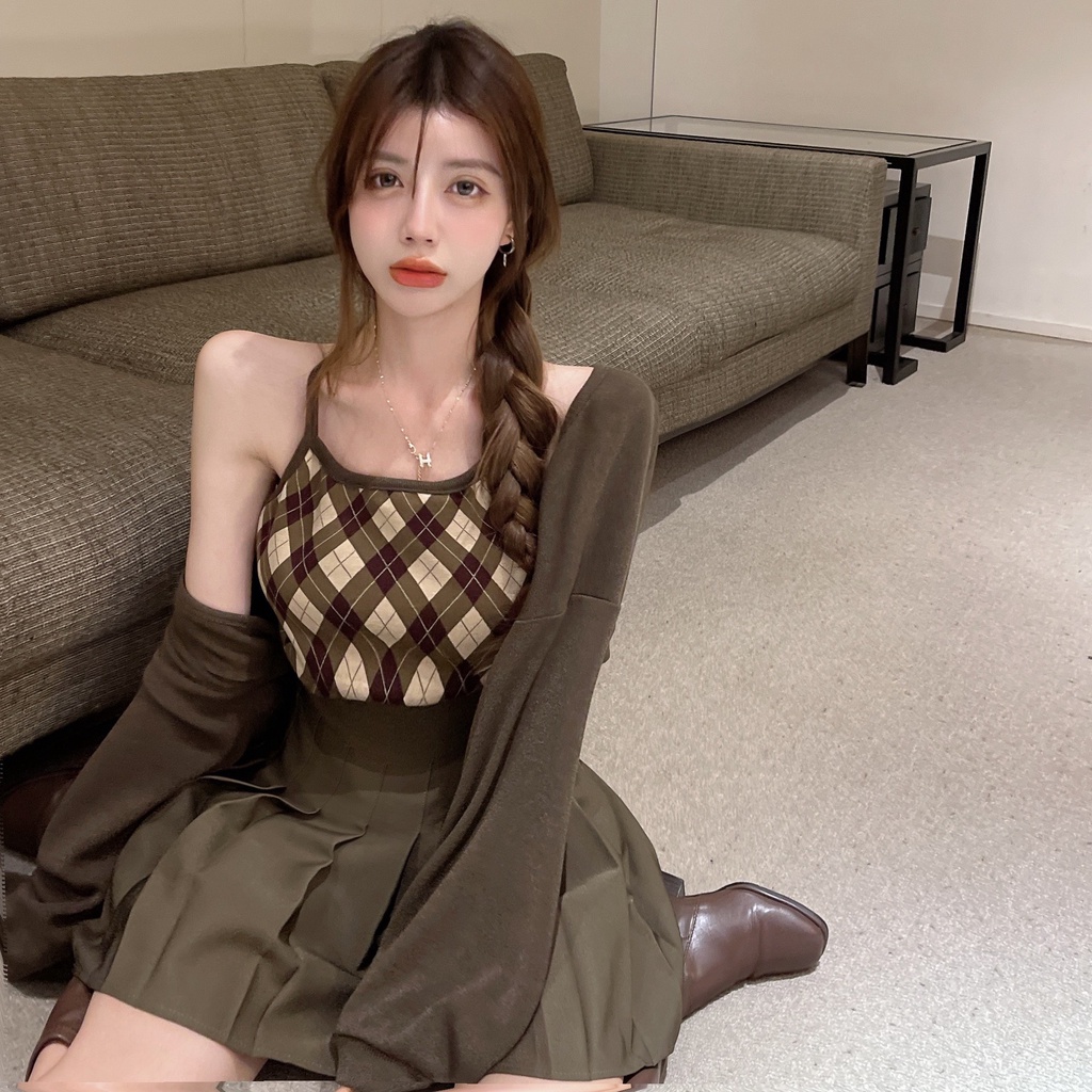 Áo 2 dây đan chéo sau lưng kẻ caro xiêu sinh