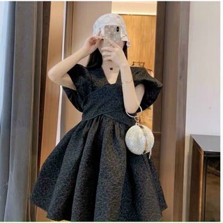ĐẦM GẤM CHÉO NGỰC TAY PHỒNG