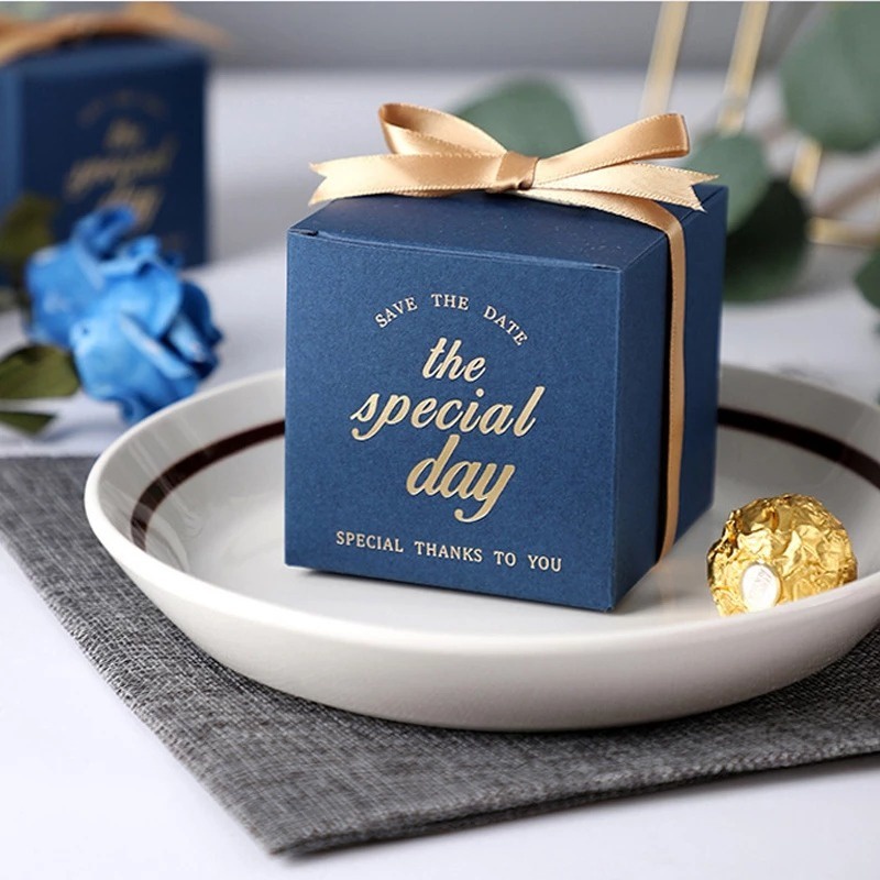 Hộp giấy đựng bánh/ kẹo/ sô cô la thắt dây ruy băng 2 kích thước trang trí thủ công