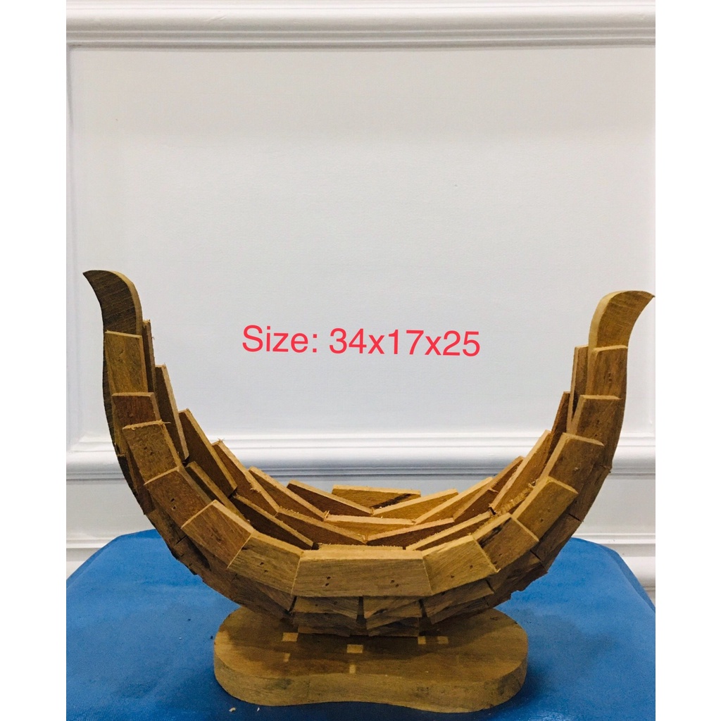 Combo thuyền gỗ kèm gáo dừa khắc hoa văn, để bàn trang trí