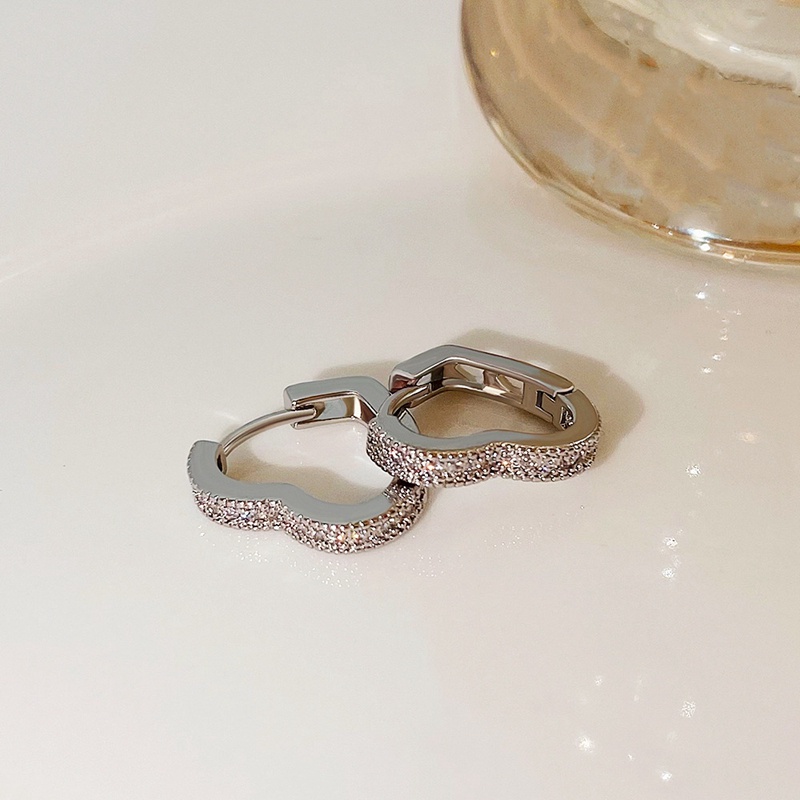 Đôi Khuyên Tai Hình Trái Tim Tua Rua Đính Đá Thời Trang Cho Nữ