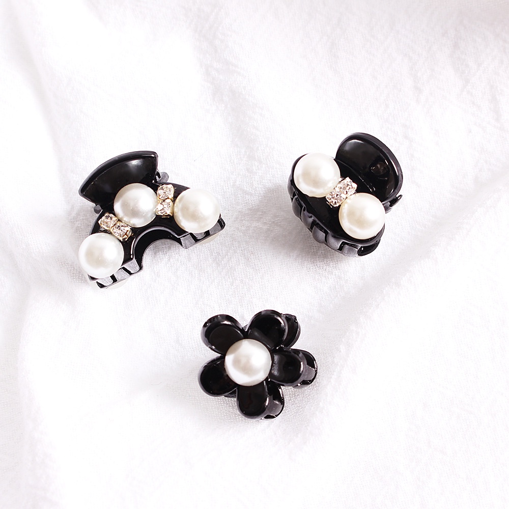 Kẹp tóc mái mini màu đen đính hạt châu viền trong suốt K46