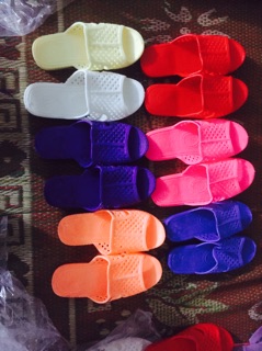 Dép tổ ong mấu