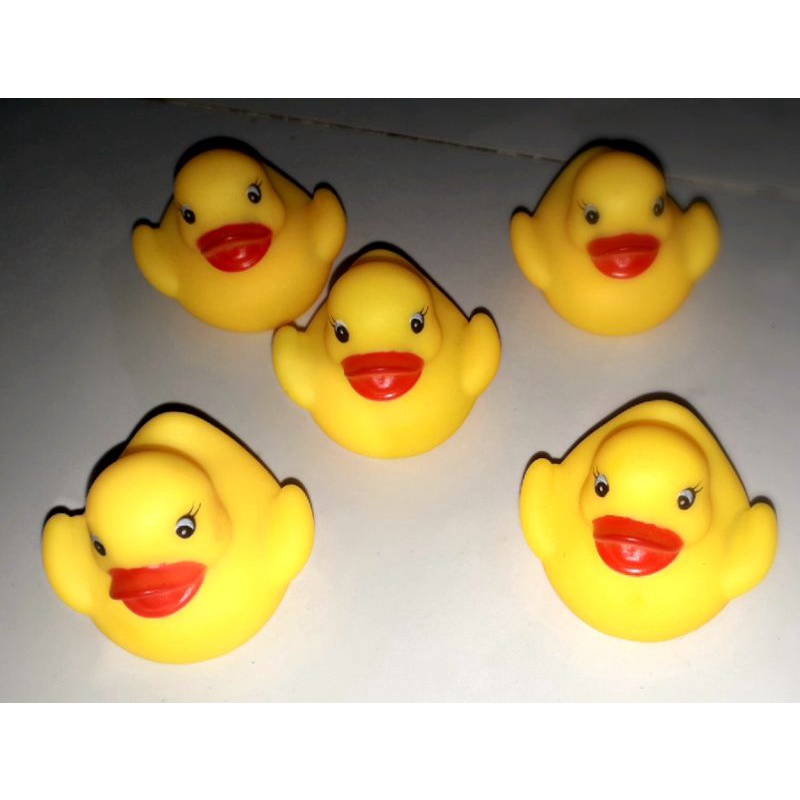 Sét 5 con vịt bằng nhựa dẽo bóp kêu chít chít loại mini