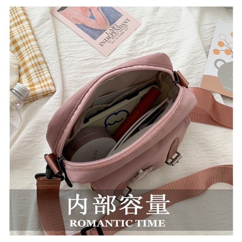 Túi đeo chéo vai bằng nylon thời trang sành điệu cho nữ