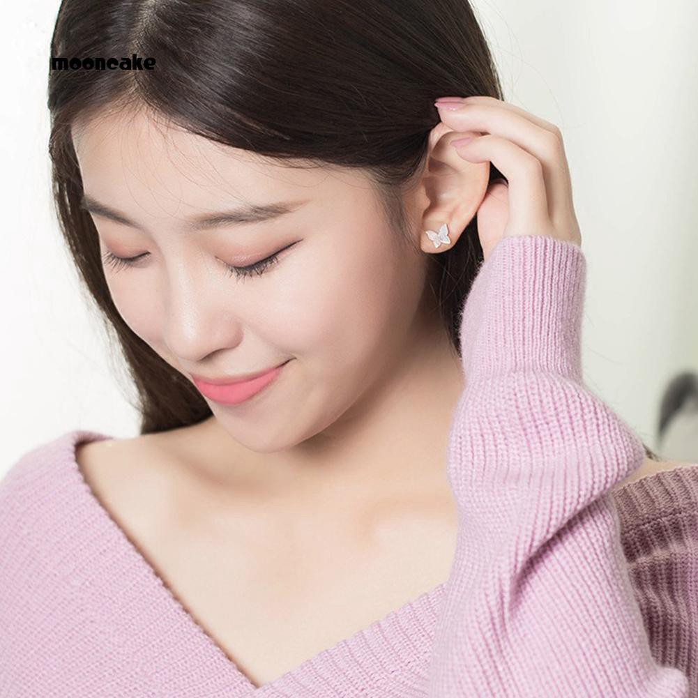 Khuyên tai dáng dài hình bướm đính đá xinh xắn