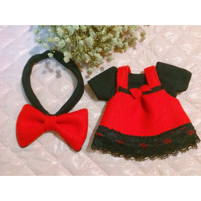 Outfit đỏ đen