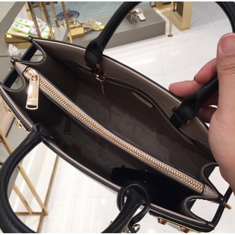 𝐓𝐮́𝐢 𝐭𝐚𝐲 𝐜𝐚̂̀𝐦 𝐋𝐲𝐧 𝐅𝐈𝐍𝐄𝐍𝐄𝐒𝐒