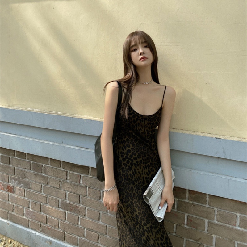 Đầm Dài Hai Dây Cổ Chữ V Họa Tiết Da Báo Thời Trang Mùa Hè Quyến Rũ