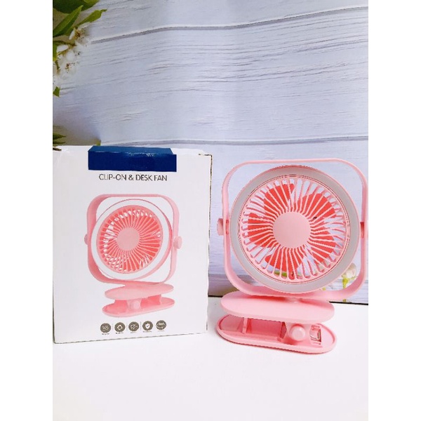 Quạt Mini Tích Điện Kẹp Xe Đẩy, Nôi, Bàn, Ghế Hình Vuông Cực Mát