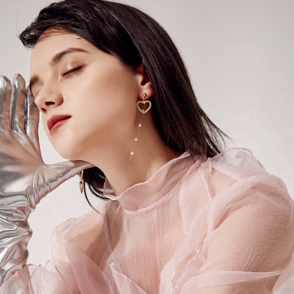 Khuyên Tai Dáng Dài Đính Kim Cương Trái Tim Phong Cách Hàn Quốc