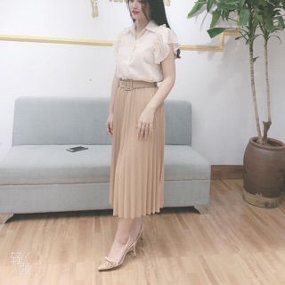 Chân váy xếp ly dài kèm đai