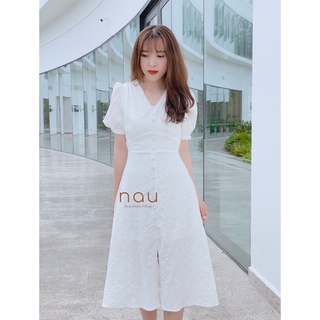 Đầm trắng midi vải hoa nổi siêu sang phối nút xẻ tà