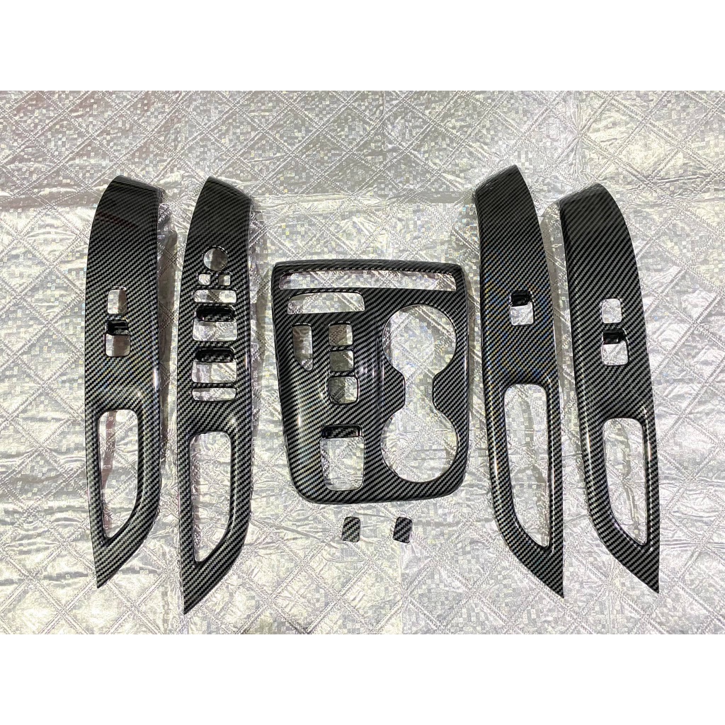 Ốp nội thất Tucson 2022 bản turbo, máy dầu 2.0 VÂN CARBON