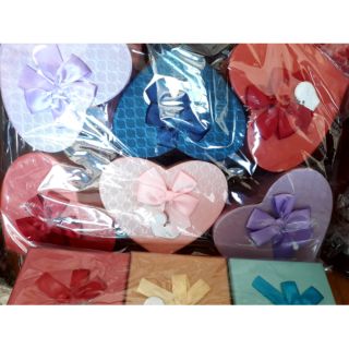 Hộp đựng quà hình trái tim cao cấp kèm hạt xốp hộp quà tặng valentine 15.5x13x6.5cm